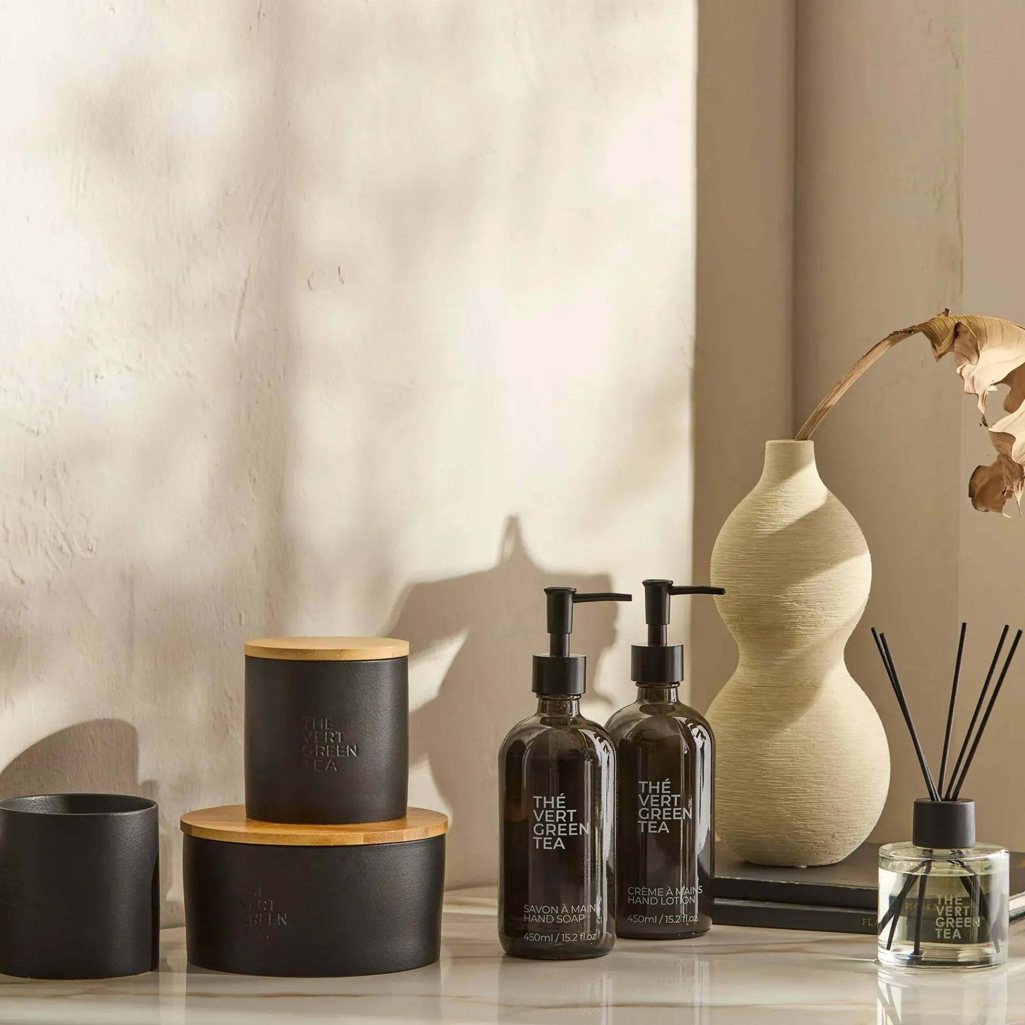 Bouclair Green Tea Candle with Wooden Lid* Candles & Candle Stick Holders