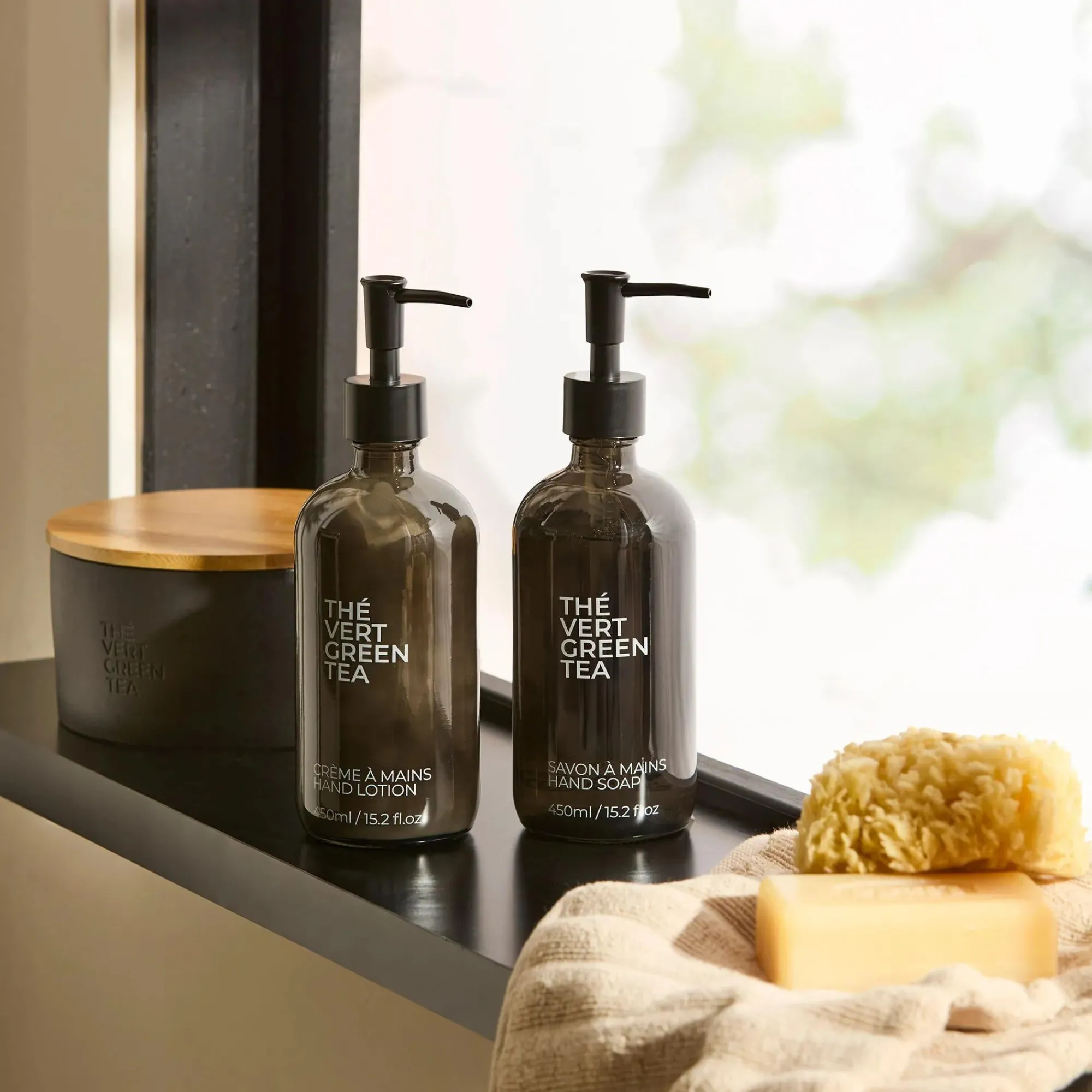 Bouclair Green Tea Candle with Wooden Lid* Candles & Candle Stick Holders