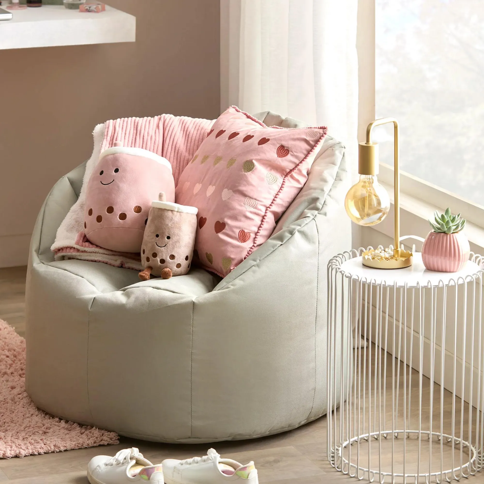 Bouclair Gold Table Lamp With Scalloped Base* Junior Lighting