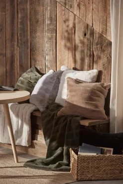 Bouclair Green Cougar Faux Fur Throw* Decorative Throws & Blankets