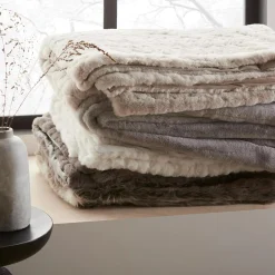 Bouclair White Sheep Faux Fur Throw* Decorative Throws & Blankets